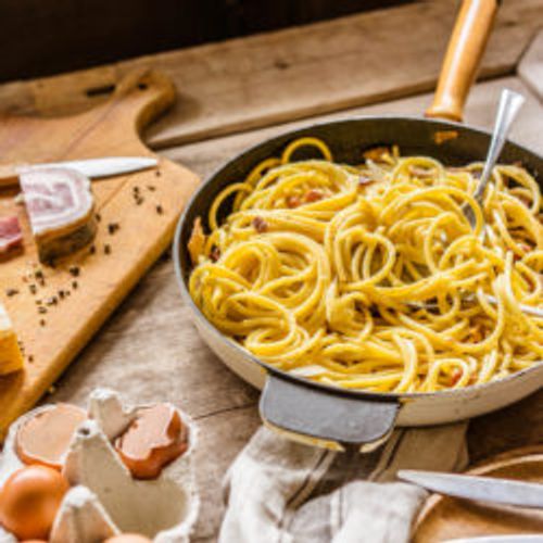 Plat de spaghetti carbonara